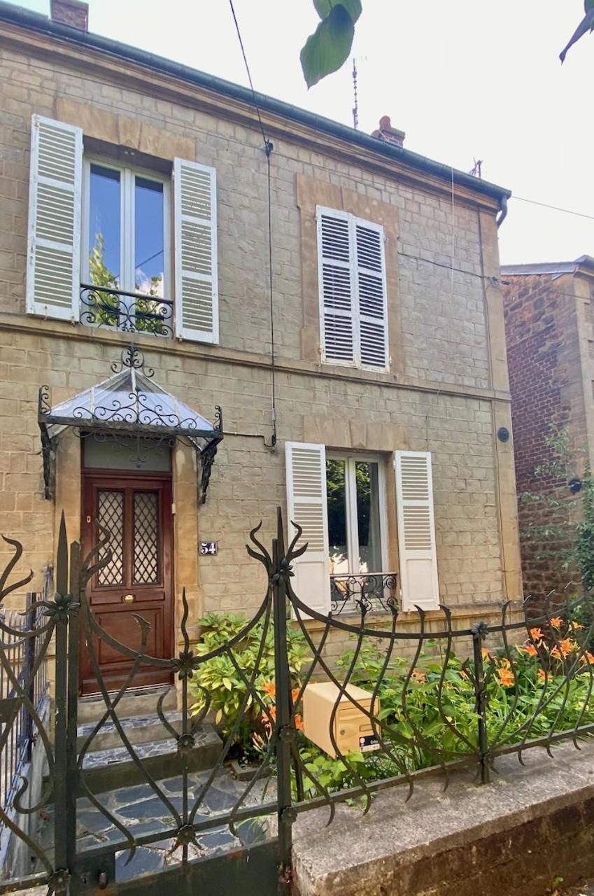 Les Perdrix Lägenhet Charleville-Mézières Exteriör bild